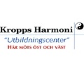 Kroppsharmoni har sedan 1997 utbildat terapeuter i komplement�rmedicinska tekniker och metoder. Skolans utbildningar �r unika helhetsutbildningar d�r grundsynen p� m�nniskans f�rm�ga till l�kning �r det grundl�ggande.
