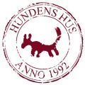 Hundens Hus utbildar utifrån en helhetssyn som omfattar både hund och människa, kropp och själ, tanke och handling. De utgår från modern etologi, metodik och inlärningspsykologi. Skolan finns i Stockholm, Göteborg och Uppsala.